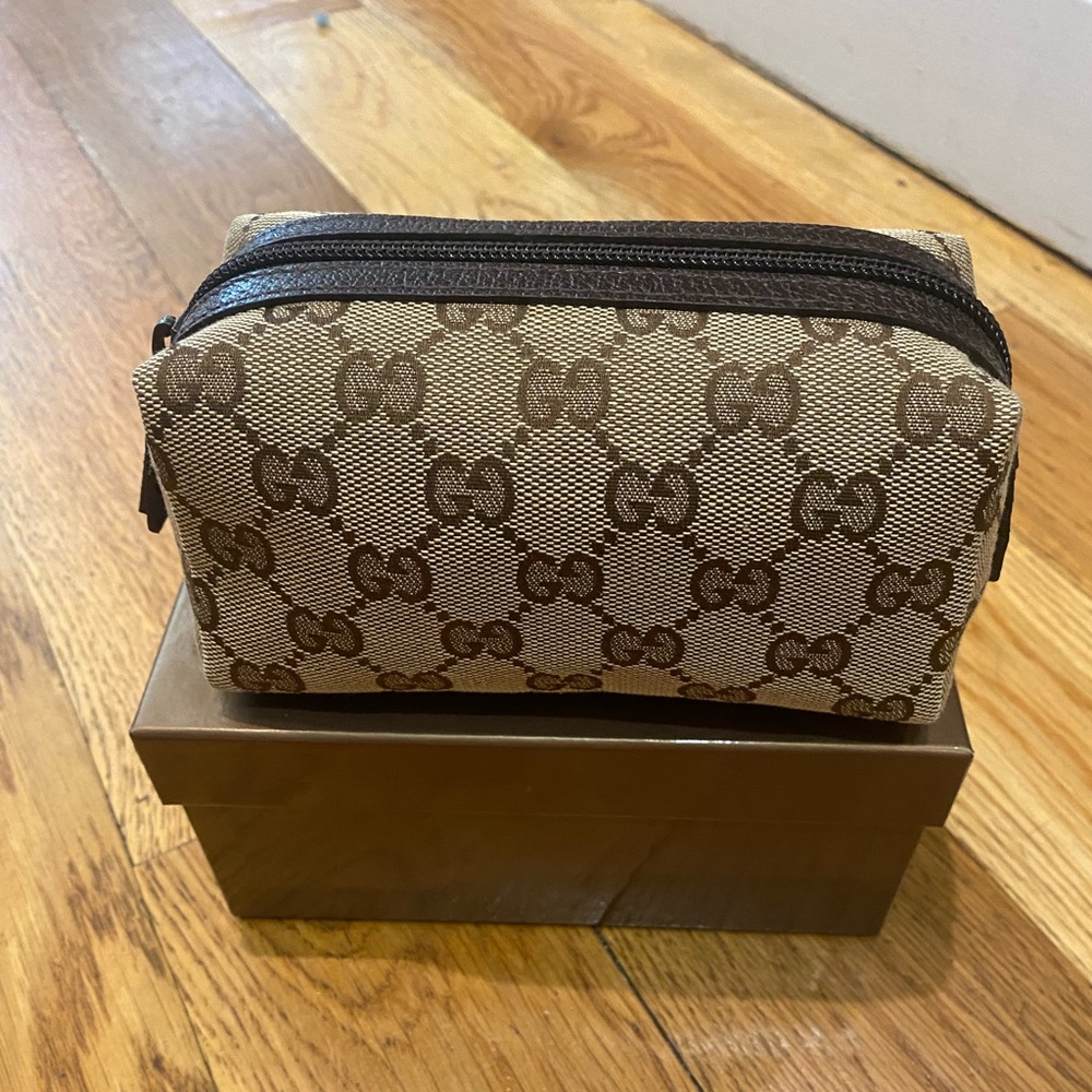 Gucci mini cosmetic bag- BRAND NEW